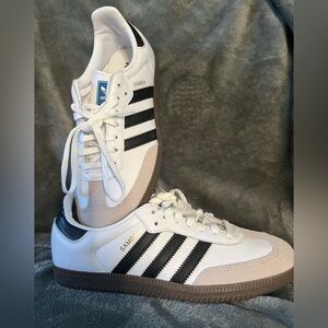 Adidas Samba shoes size 5y will fit 7 women